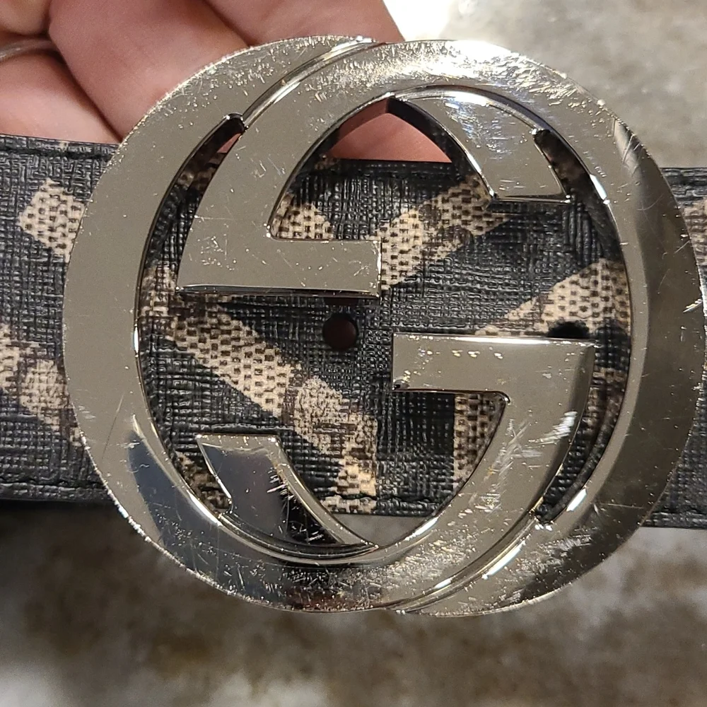 Gucci Black and Tan Belt with Silver Logo Buckle - Picture 2 of 9